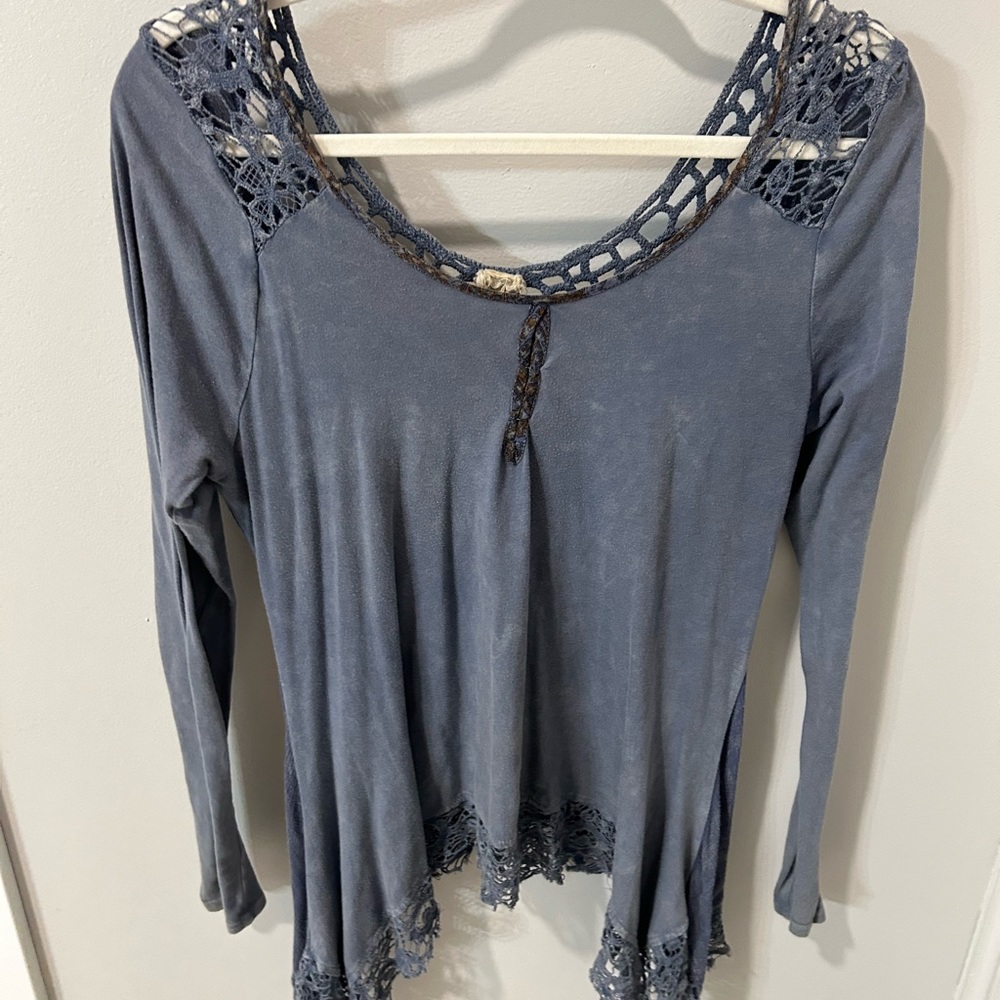 Gimmicks by BKE Long Sleeve Boho Look